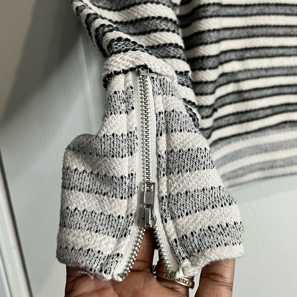 Jessica Simpson women’s striped sweater - Size medium - Gray/White/Black - Picture 7 of 7